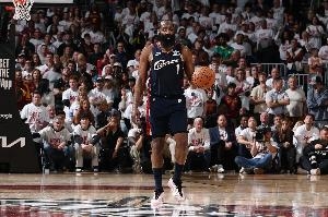张佳玮：哈登可能无法担当一个争冠球队第二攻击手的职责了！